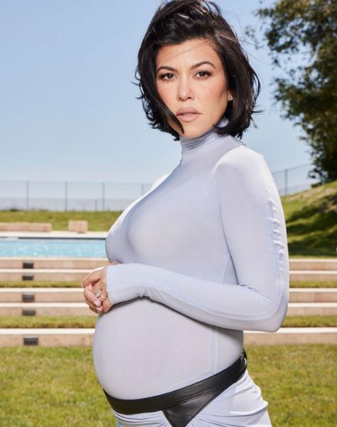 Kourtney Kardashian gives birth 474 2
