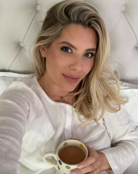 Mollie King gives birth 474