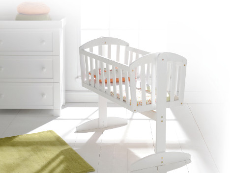 Vienna swinging crib